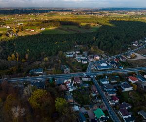 Brzeźno. Skrzyżowanie ulic Kwiatowej i Krzymowskiej z DK 92.Fot. Miłosz Olejniczak